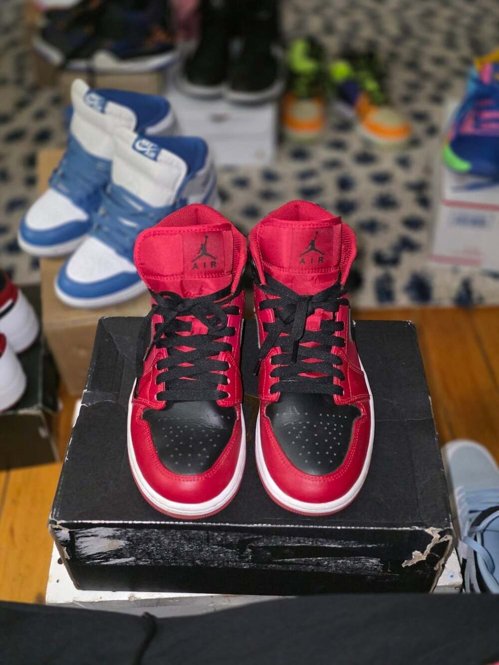 Air Jordan 1 Mid Reverse Bred Size 7.5 Red Black White